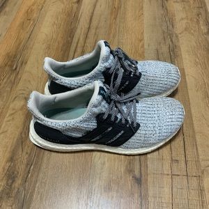 women’s size 9 adidas ultraboost